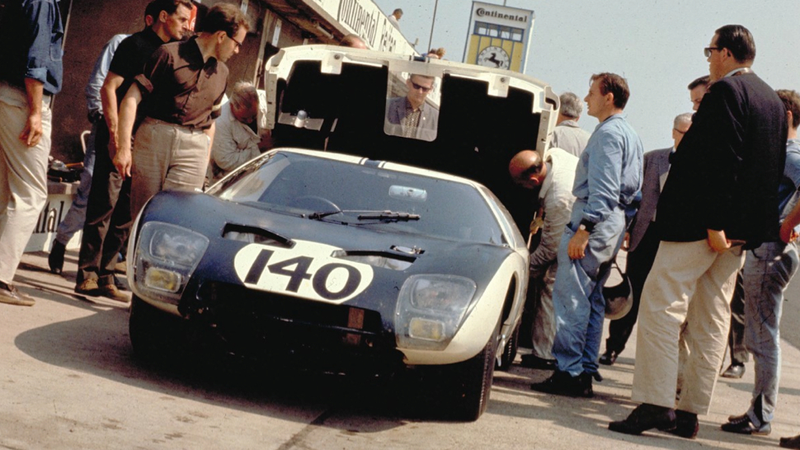 Illustration for article titled Read This Before You See Tom Cruise Play Ferrari-Hating Carroll Shelby